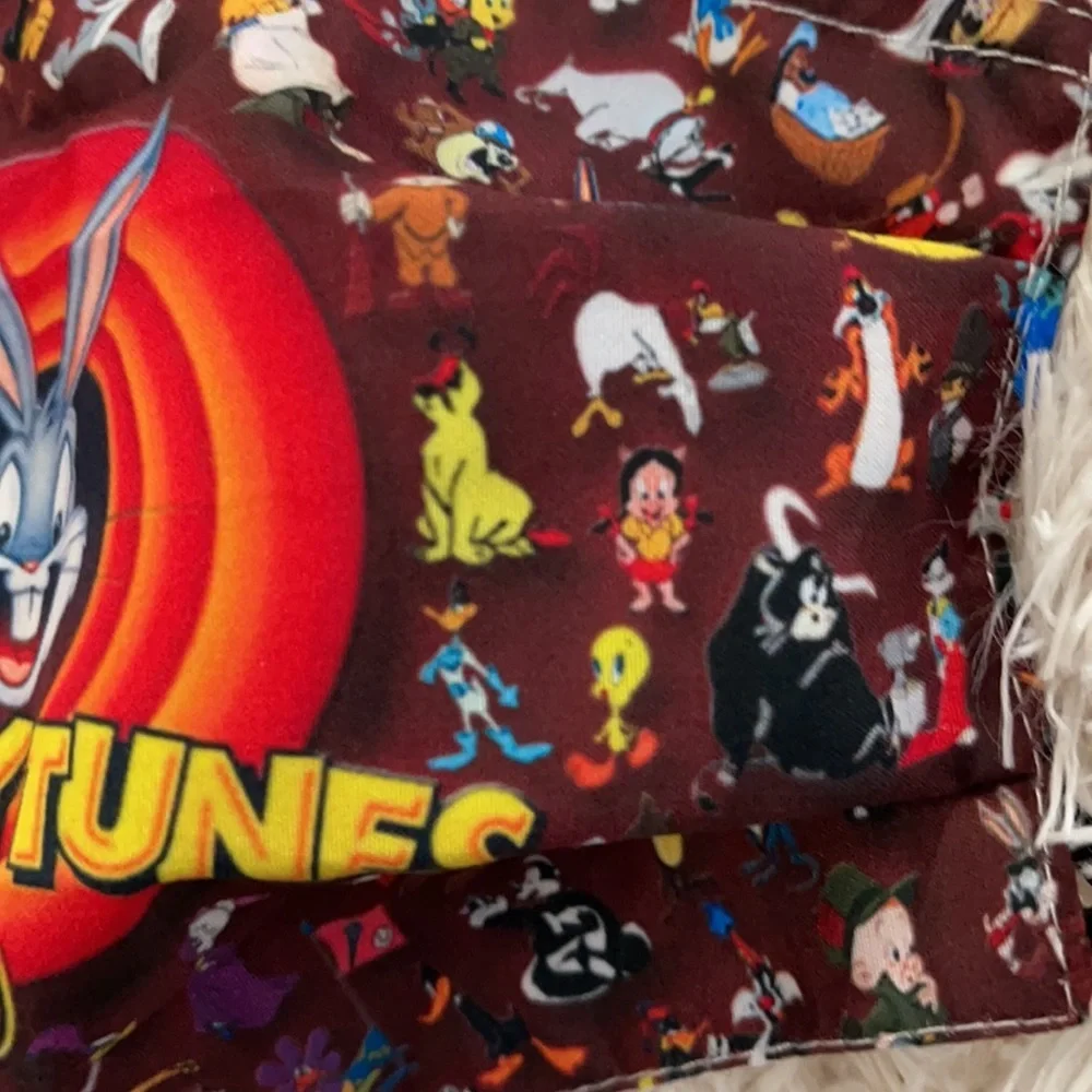 New Looney Tunes face mask